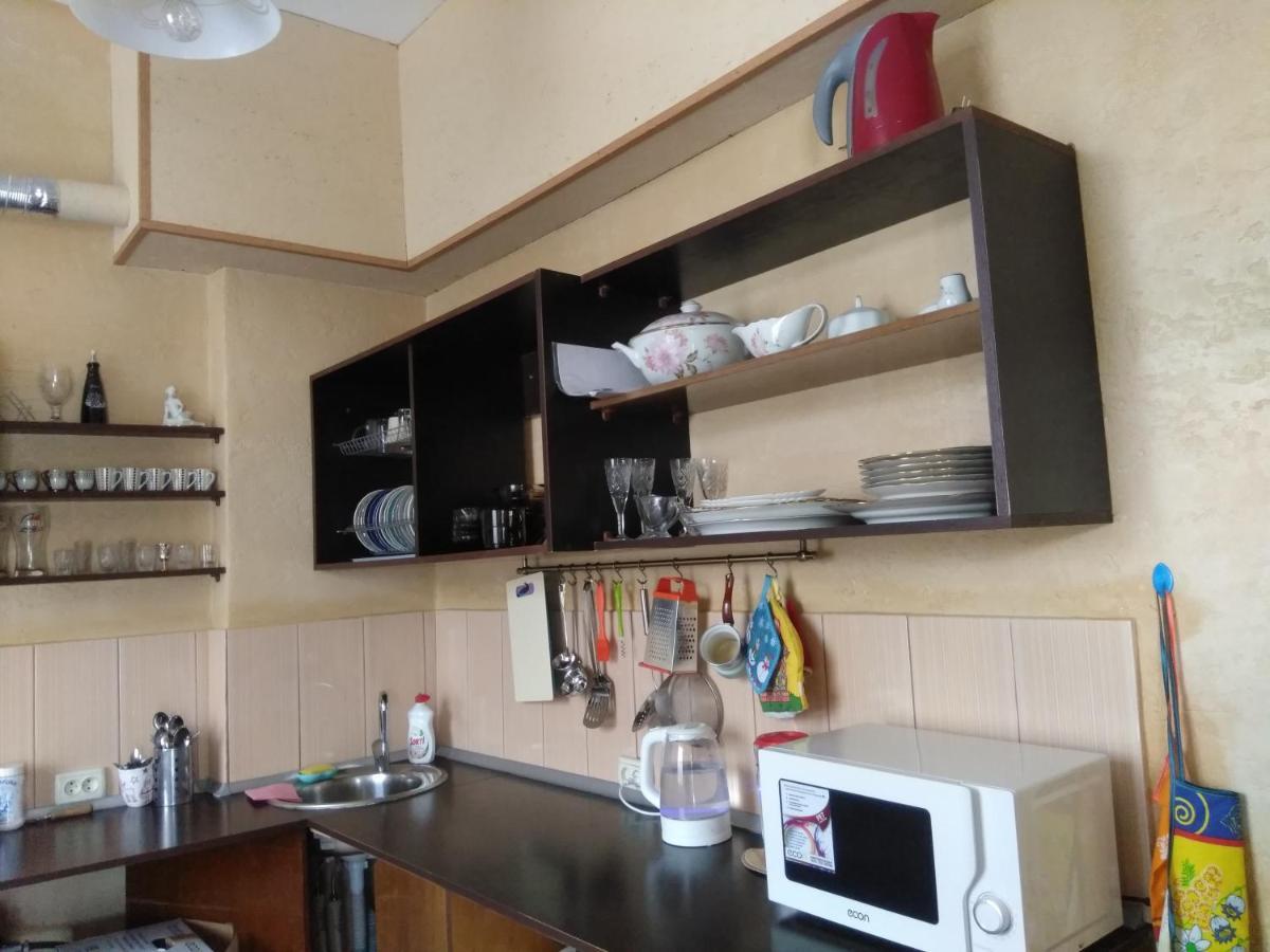 Гостевой Дом Ксения Hotell Sukhumi Exteriör bild