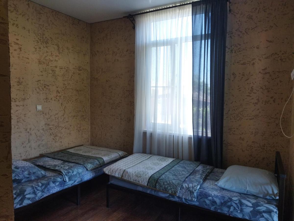 Гостевой Дом Ксения Hotell Sukhumi Exteriör bild