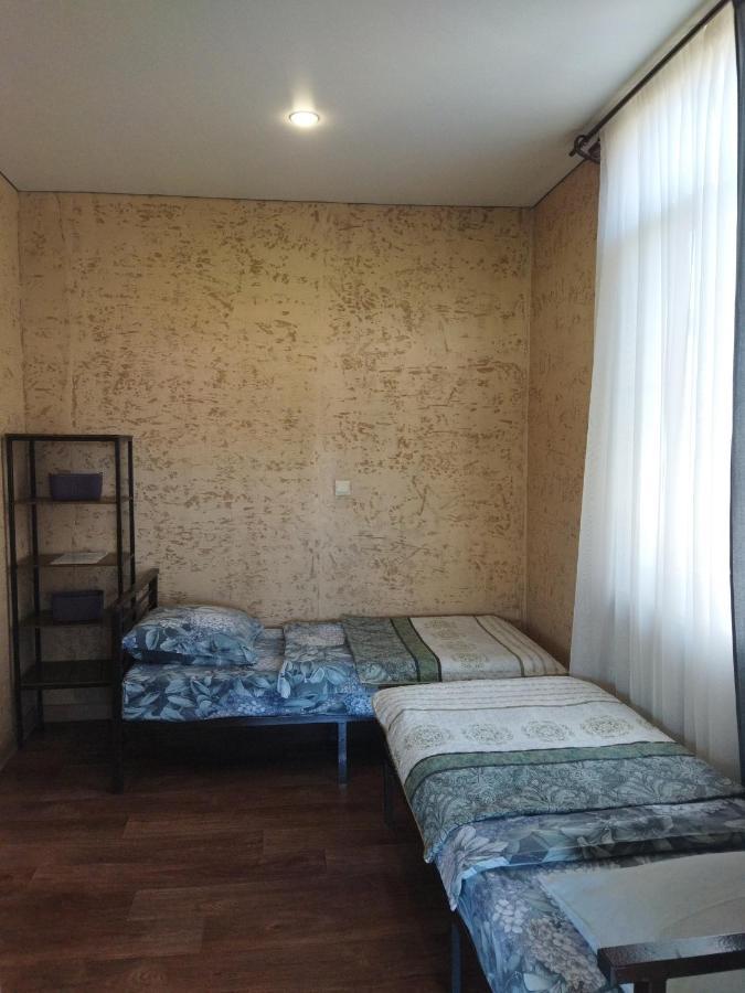 Гостевой Дом Ксения Hotell Sukhumi Exteriör bild