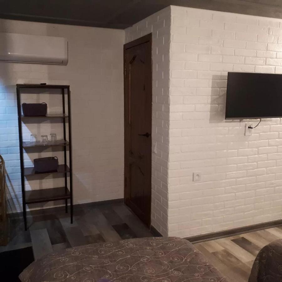 Гостевой Дом Ксения Hotell Sukhumi Exteriör bild