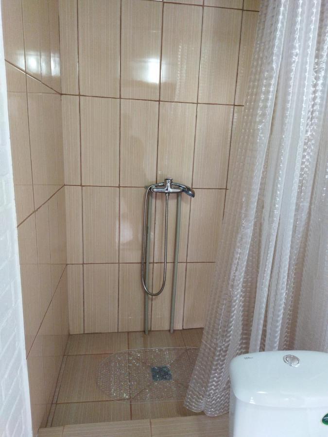 Гостевой Дом Ксения Hotell Sukhumi Exteriör bild