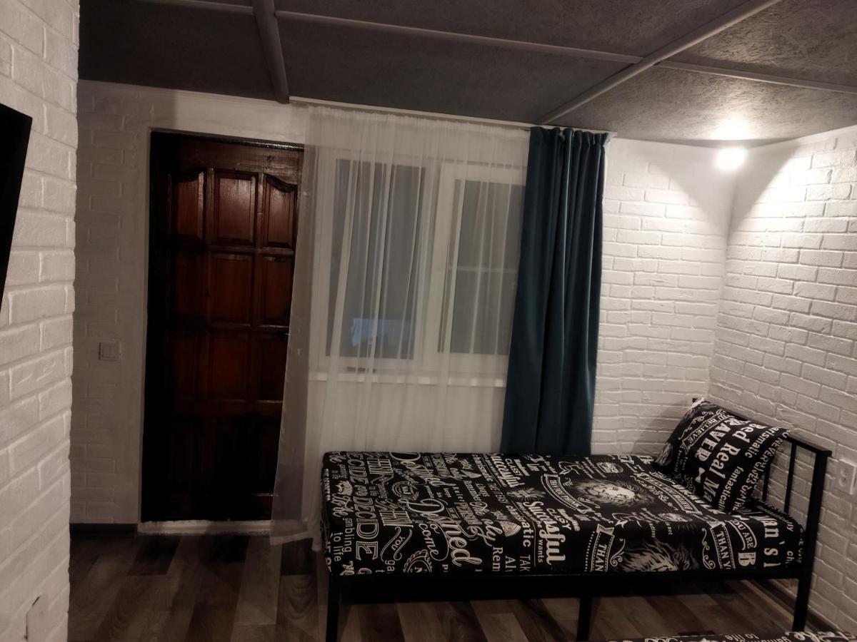 Гостевой Дом Ксения Hotell Sukhumi Exteriör bild