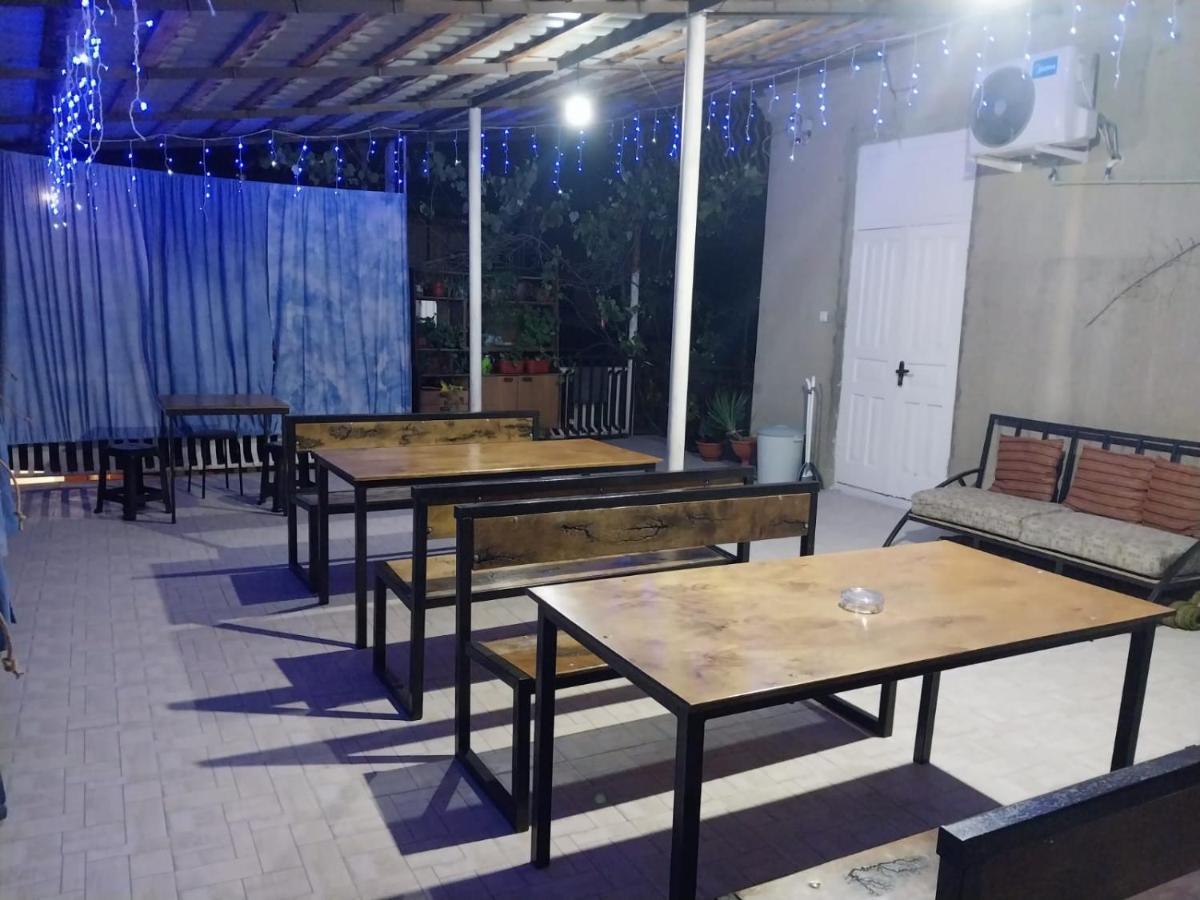 Гостевой Дом Ксения Hotell Sukhumi Exteriör bild